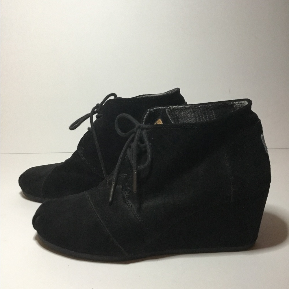 Women's Toms Black Suede Wedge Ankle Boots Size 9W